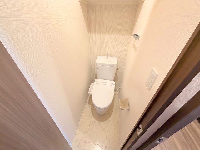 トイレ　綺麗なトイレにはウォシュレット標準装備です。