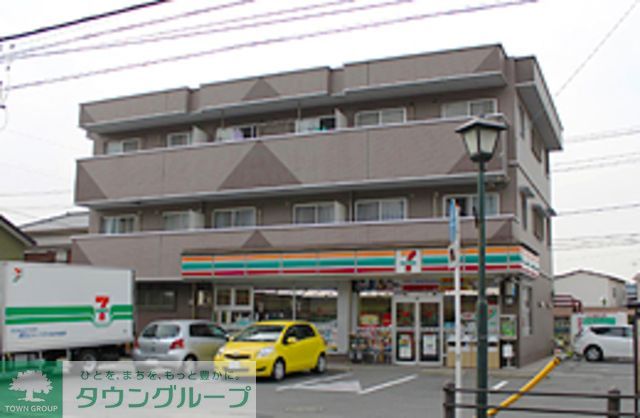 コンビニ　セブンイレブン逗子桜山3丁目店（コンビニ）まで640m