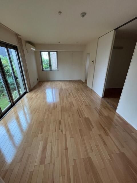 居室・リビング　別部屋参考写真です