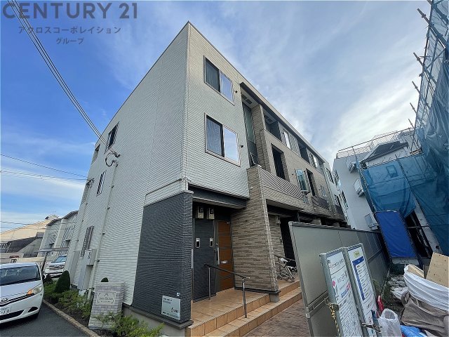 建物外観　敷地内に駐車場があります！
