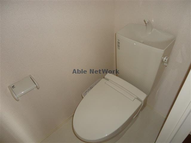 西尾市 2階建 築12年のトイレ写真