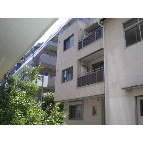 建物外観　外観は落ち着いています