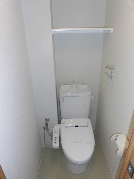 地下鉄東西線 京都市役所前駅 徒歩5分 7階建 築20年のトイレ写真