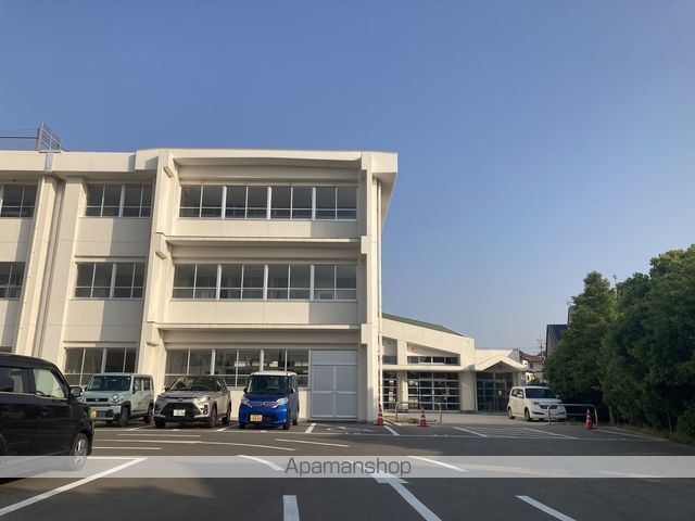 小学校　春日市立小学校天神山小学校（小学校）まで486m