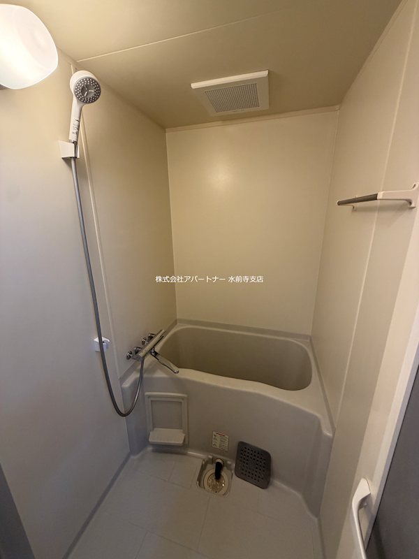 バス・シャワールーム　広いお風呂で一日の疲れを癒す事ができますね！