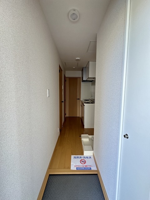 玄関　別部屋参考写真です
