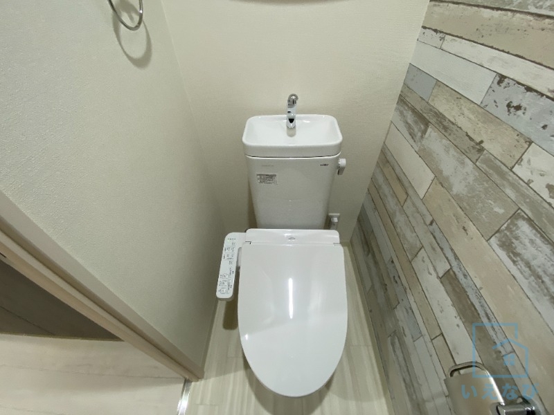地下鉄谷町線 平野駅 徒歩4分 3階建 築3年のトイレ写真