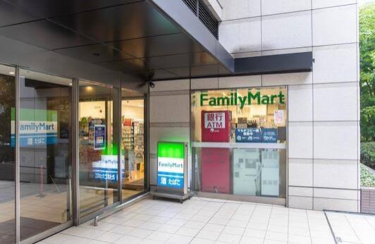 コンビニ　ファミリーマート グローバルフロントタワー店（コンビニ）まで4435m
