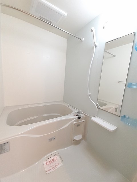 ＪＲ山陽本線 松永駅 バス乗車時間：1分 最寄りバス停で下車 徒歩3分 2階建 築14年の風呂写真