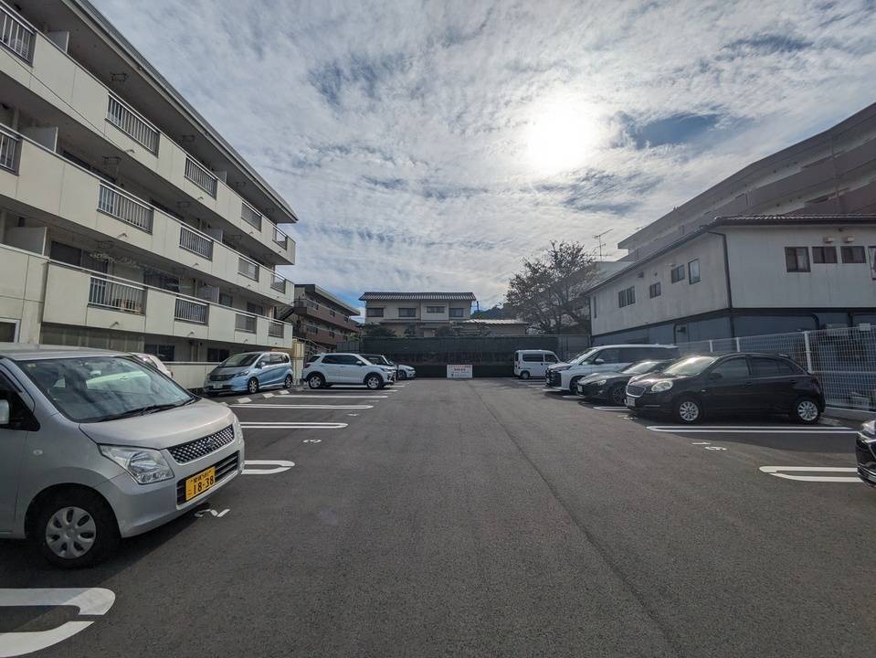 駐車場　駐車場