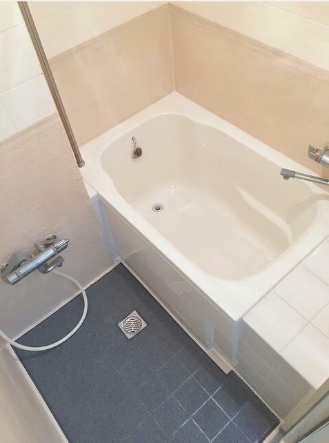 バス・シャワールーム　※別部屋の写真です