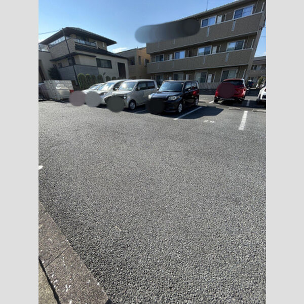 その他　駐車場 建物外観