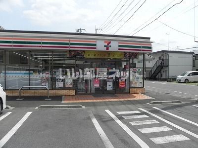 コンビニ　セブンイレブン　西原三丁目店（コンビニ）まで606m