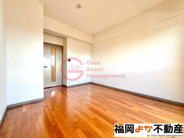 その他部屋・スペース　【福岡よか不動産】落ち着いた色調の寝室です