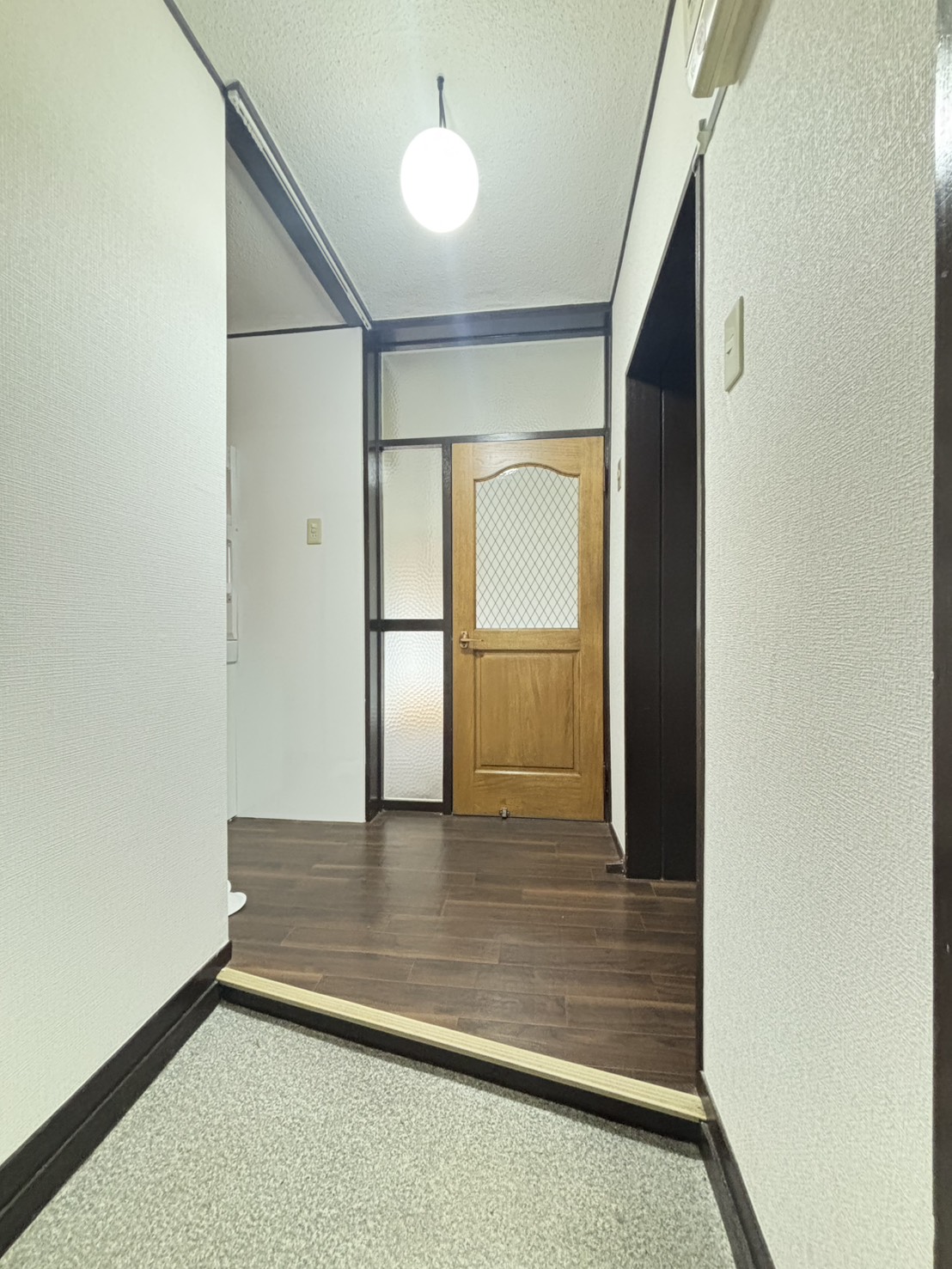 狩口台住宅33号棟の玄関写真