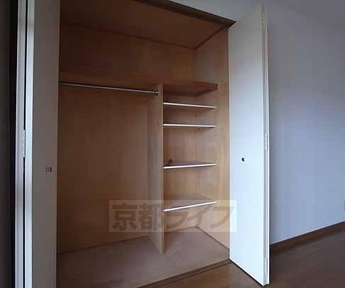 収納　便利な収納棚が嬉しいですね・