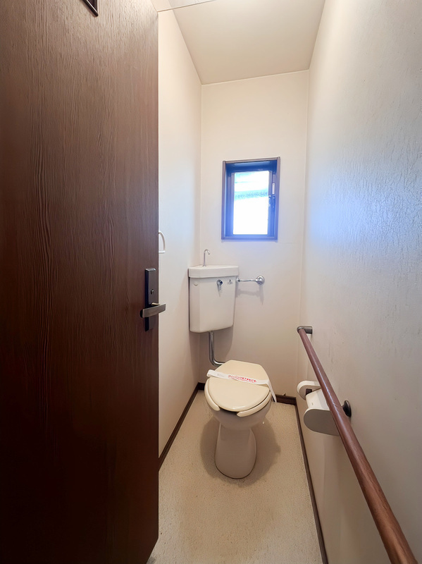 ＪＲ和歌山線 布施屋駅 徒歩9分 2階建 築33年のトイレ写真