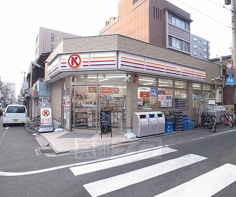 コンビニ　デイリーヤマザキ三条新町店（コンビニ）まで128m