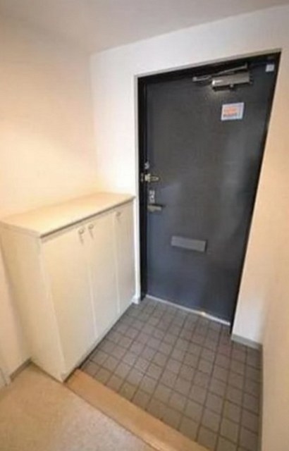 玄関　別部屋同仕様タイプ