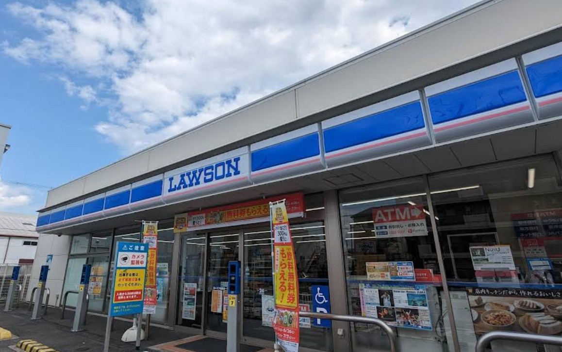 コンビニ　ローソン東大阪寿町三丁目店（コンビニ）まで223m