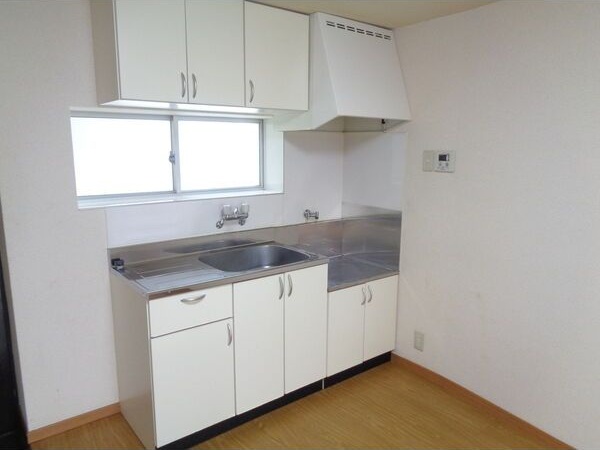 キッチン　※写真は同じマンションの違う部屋のものになります。