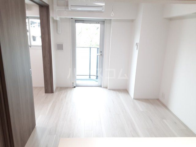 S-RESIDENCE瑞江の居間写真