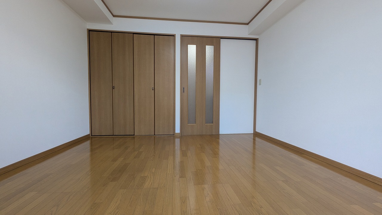 アイルKOUENJIの居間写真