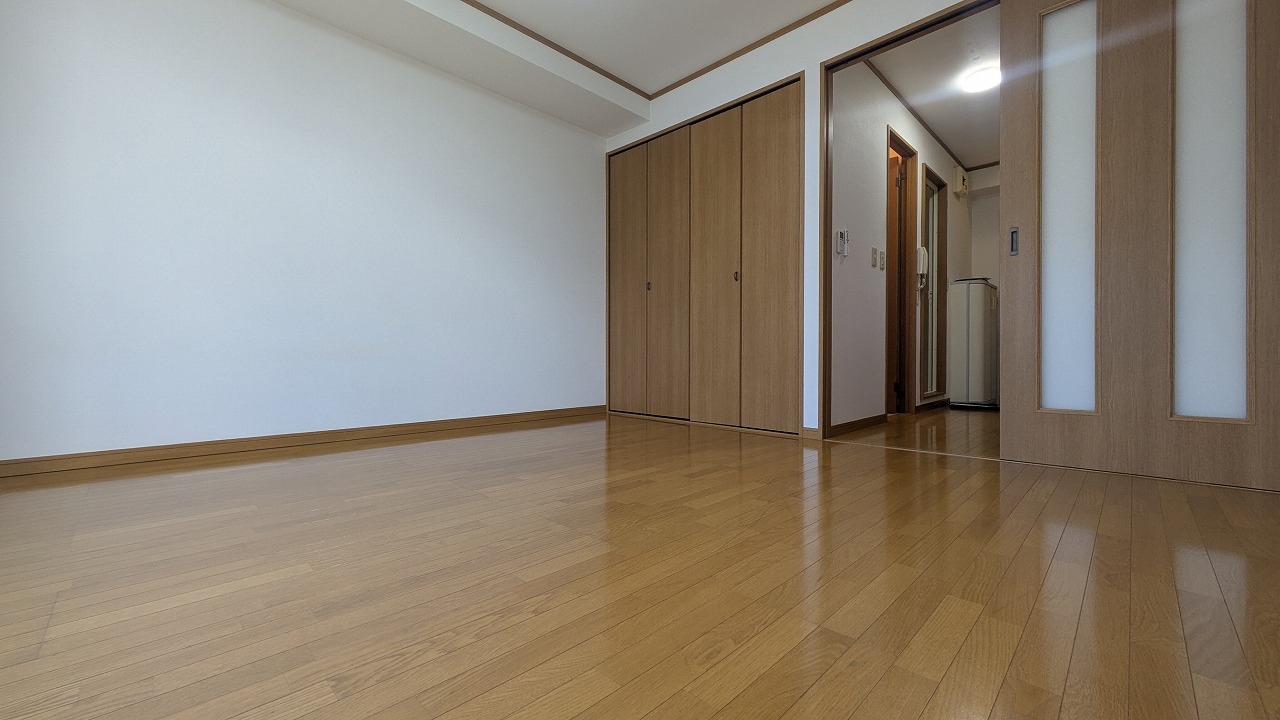 アイルKOUENJIの居間写真
