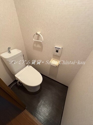 地下鉄東西線 二条駅 徒歩4分 11階建 築28年のトイレ写真