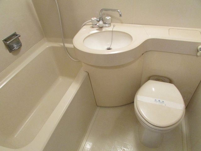 バス・シャワールーム　別号室参照画像です。