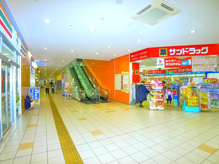 ショッピングセンター　セブンタウン（ショッピングセンター）まで300m