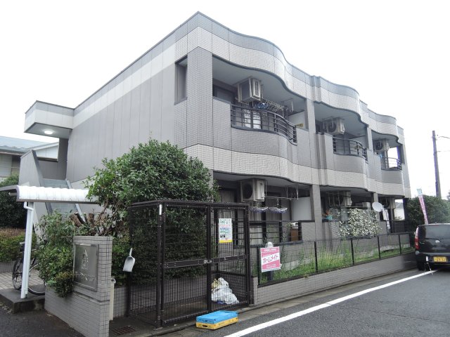 東急田園都市線 二子玉川駅 バス乗車時間：14分 最寄りバス停で下車 徒歩10分 築30年