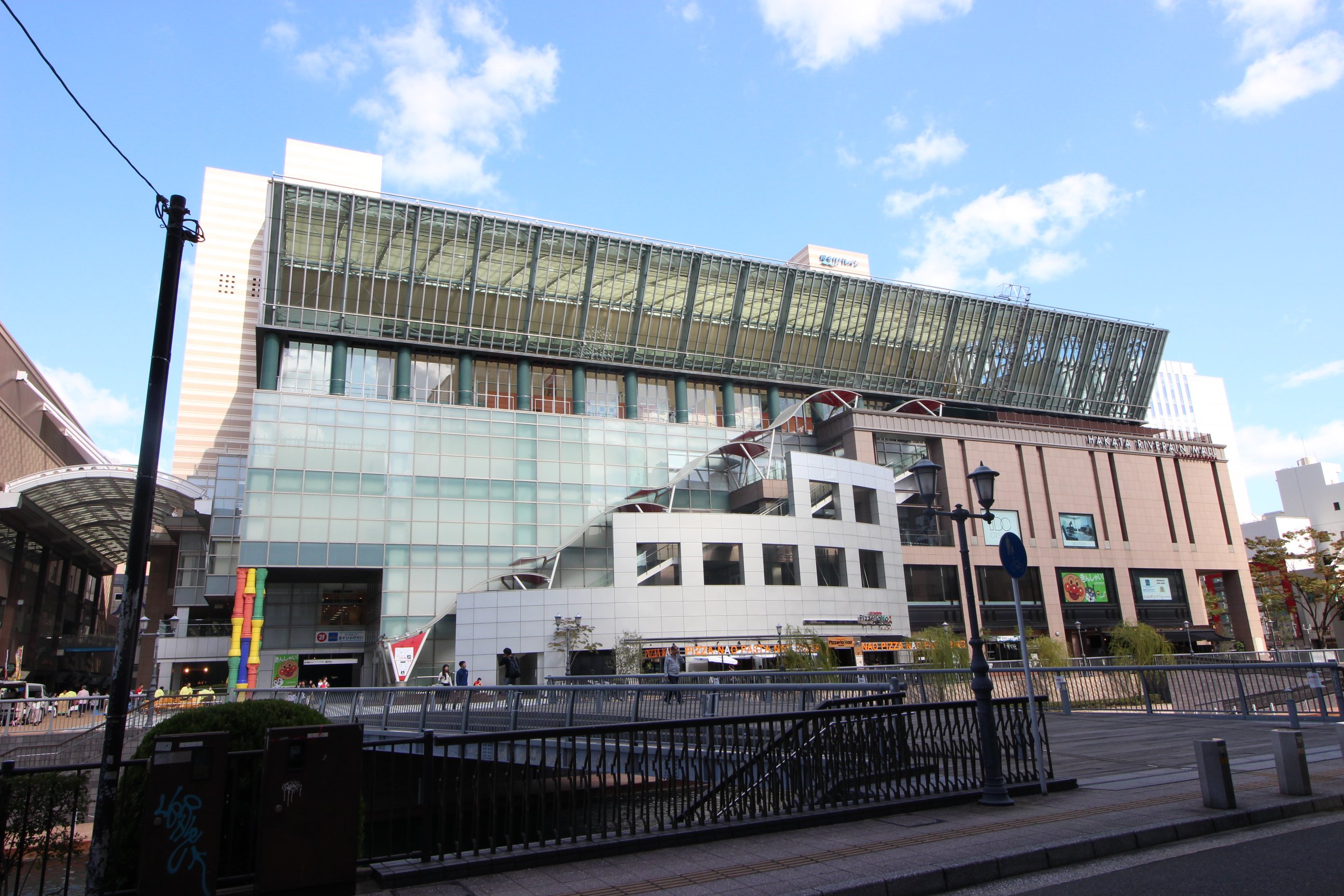ショッピングセンター　博多リバレインモールby　TAKASHIMAYA（ショッピングセンター）まで583m