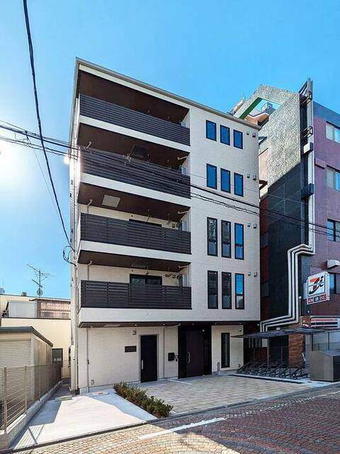 建物外観　駅から徒歩２分