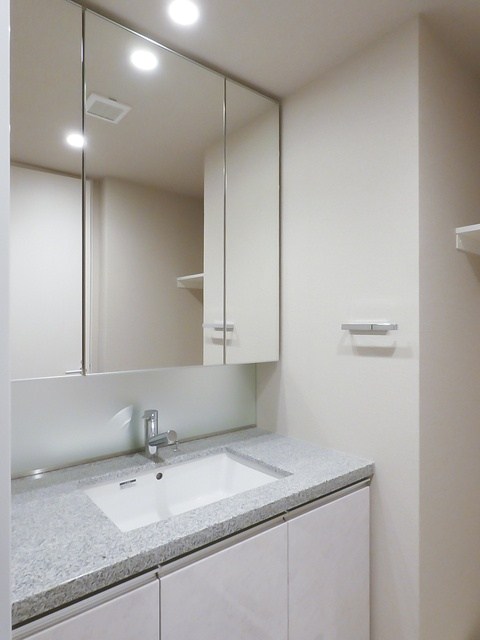 LIBR GRANT 西新宿EASTの内装写真