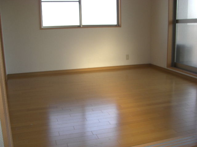 コーポUEMURAの居間写真