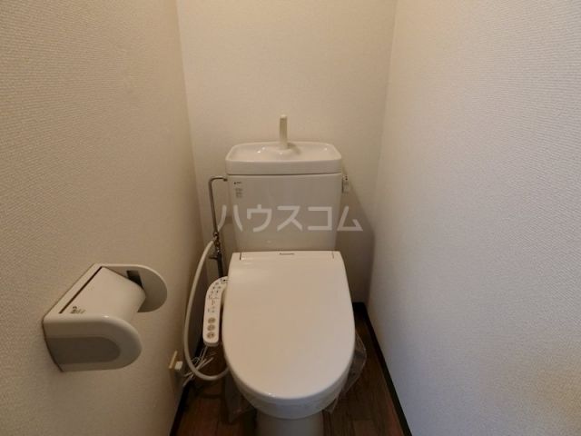 ＪＲ東海道本線 静岡駅 バス乗車時間：13分 最寄りバス停で下車 徒歩2分 3階建 築39年のトイレ写真