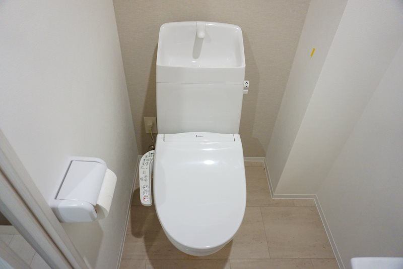 京王線 明大前駅 徒歩5分 4階建 築5年のトイレ写真
