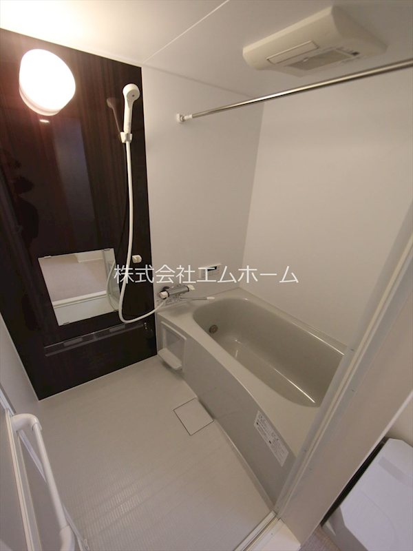 バス・シャワールーム　浴室暖房乾燥機付　追い焚き・オートバス機能付お風呂