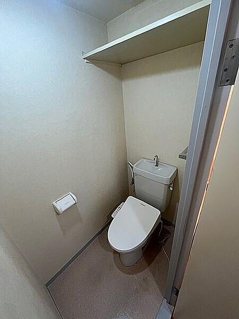 トイレ　（別タイプ参考写真）シャトーサンハイム　板橋区成増５