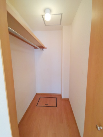 収納　ウォークインクローゼット