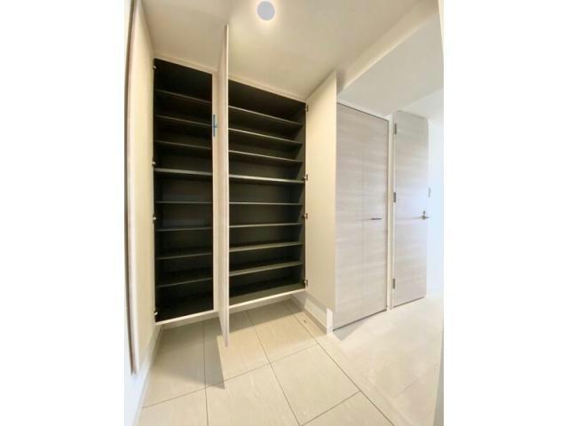 S-RESIDENCE葵IIの玄関写真