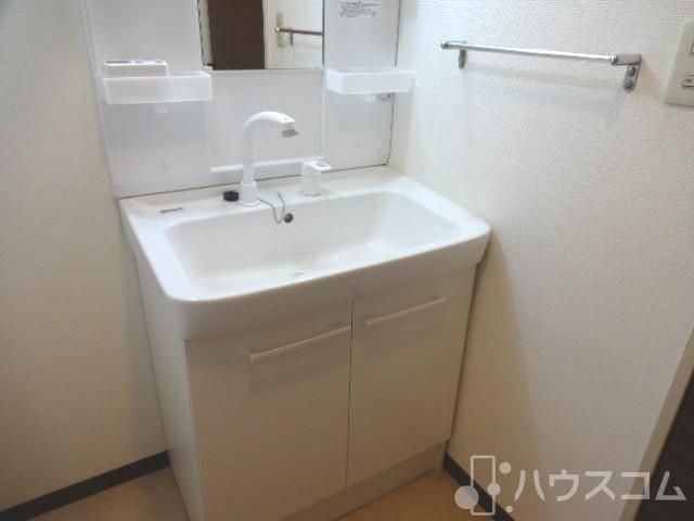 洗面設備　朝の支度に役立ちます！シャンプードレッサー付きの洗面台☆