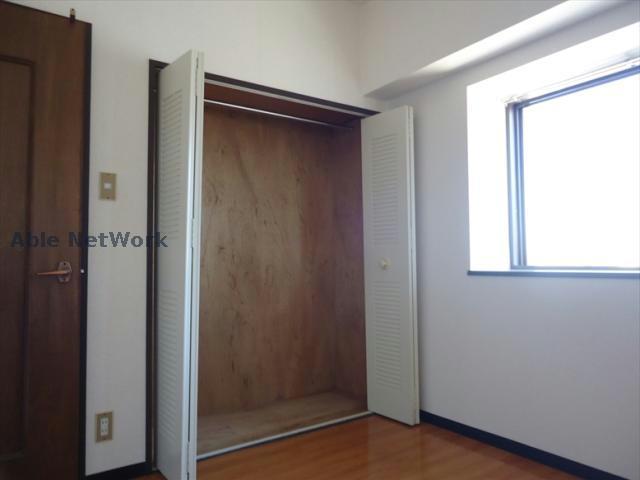 収納　※同物件別部屋の写真です。