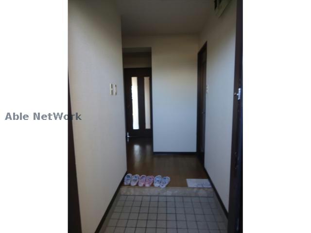 玄関　※同物件別部屋の写真です。