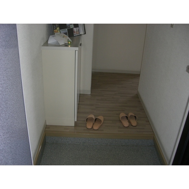 オリンピア寺町 B棟の玄関写真