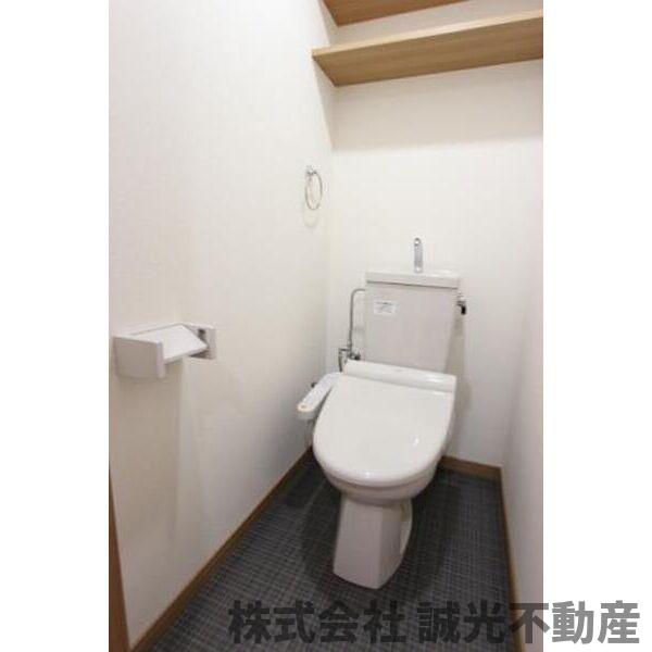 ＪＲ鹿児島本線 博多駅 徒歩8分 15階建 築13年のトイレ写真