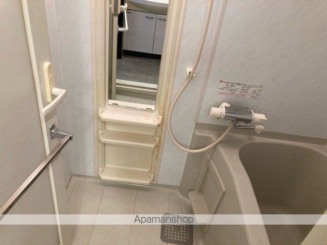 都営新宿線 九段下駅 徒歩8分 10階建 築24年の風呂写真
