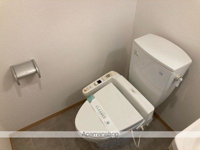都営新宿線 九段下駅 徒歩8分 10階建 築24年のトイレ写真