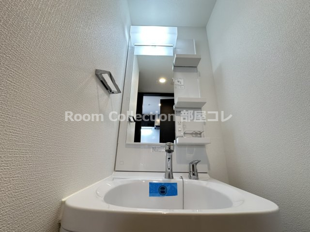 洗面設備　※同物件他部屋写真 反転、色違いの場合有 現況優先